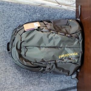 Patagonia Refugio 28L Backpack Forge Grey / Textile Green NWT